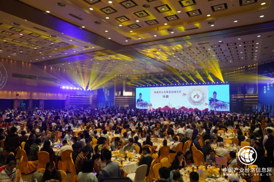 登台高端商会 郎酒带来高端酱酒饕餮盛宴