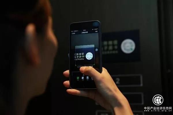 震撼！3D MR刷脸顶级应用上线，这家中国唯一的企业如何打造AI消费体验？