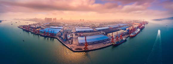 今日防城港 | 勋章满满的“杰出青年”，晋升西部第一大港