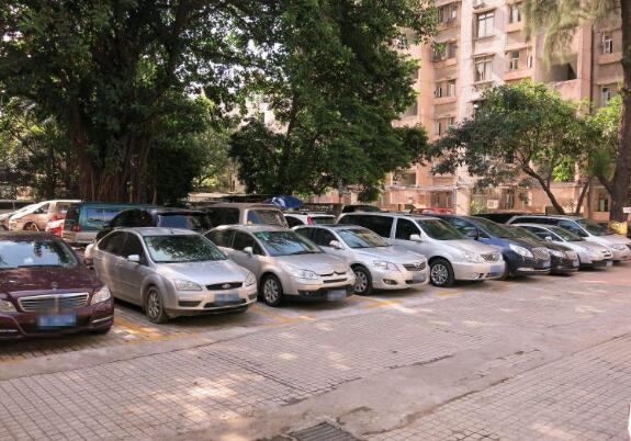 破解停车难 缓解城市病 广东出台城市停车场用地新政