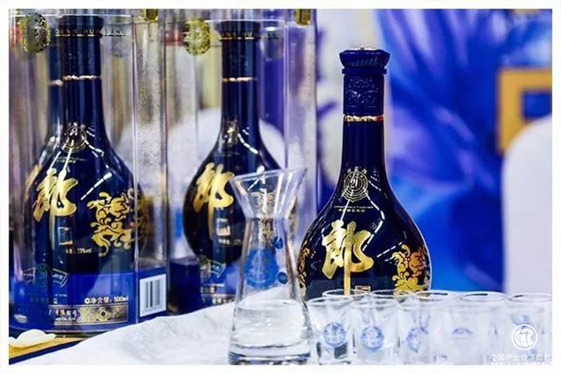 节前精心备礼 送青花郎有档次更有品位