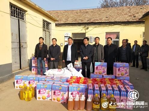 新春送祝福 山东省沂南县政协携手爱心企业到联营村走访慰问贫困户