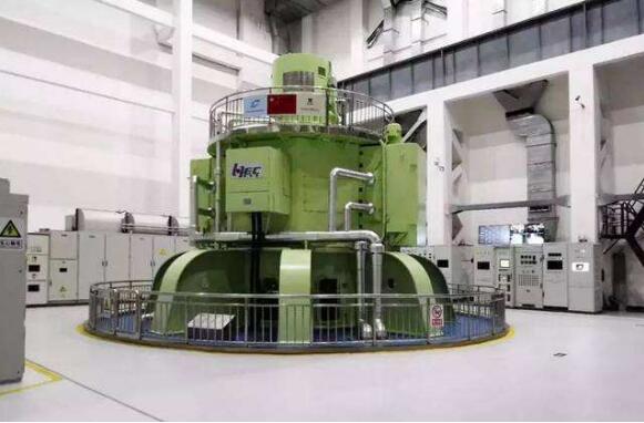 我国首台大型立式脉冲发电机组研制成功
