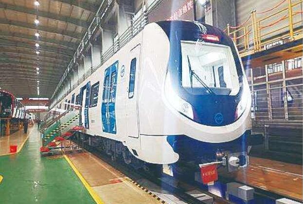 国内最轻铝合金地铁车在“长客”下线