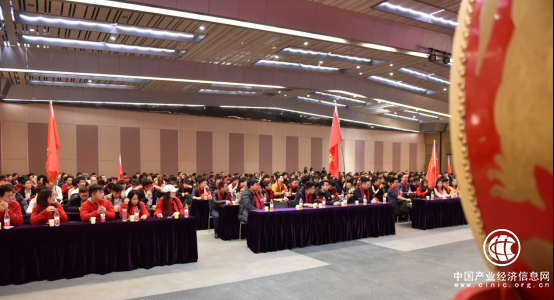 腾飞2019 | 最强年会来袭，圣特尔·E店宝15岁了！