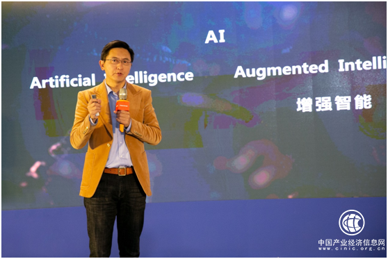 AI老师与人类老师各司其职 vipJr双师模式 好奇心唤醒教育 激发孩子探索未来的愿望，让教育更有效