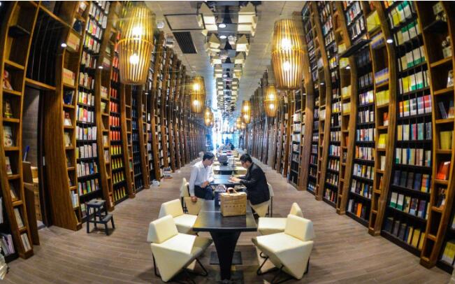 “一校一书店”发展遇难题 推动各方资源互动是关键