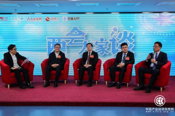 定位实战专家顾均辉做客两会大家谈 与代表委员畅谈营商环境“新治理”