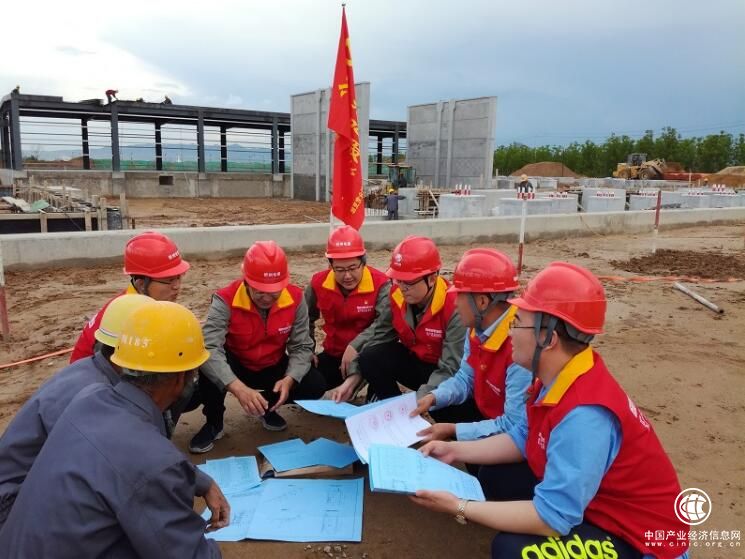 国网山西省电力公司“蓝领红带”聚合力