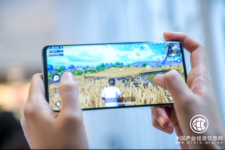 三星Galaxy S10+ 性能跑分大胜华为P30 Pro