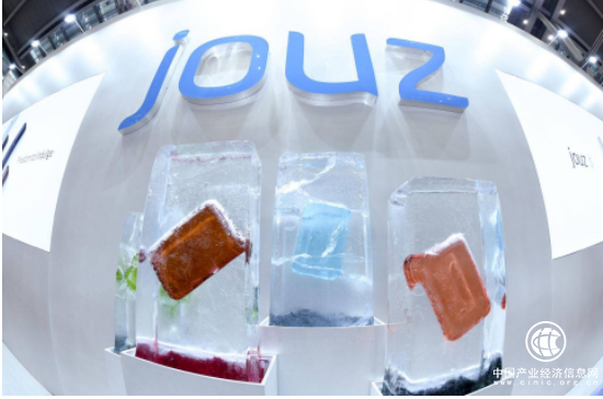 国际电子烟展深圳启幕 全球首款翻盖设计jouz S成为焦点