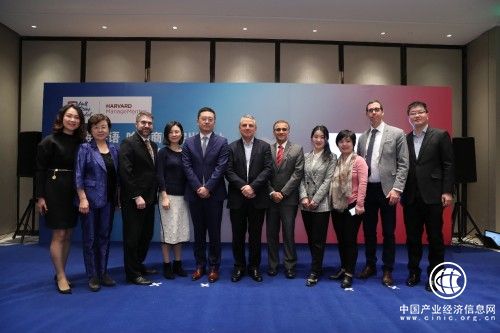 华尔街英语携手哈佛商学院出版 助力学员提升职场竞争力