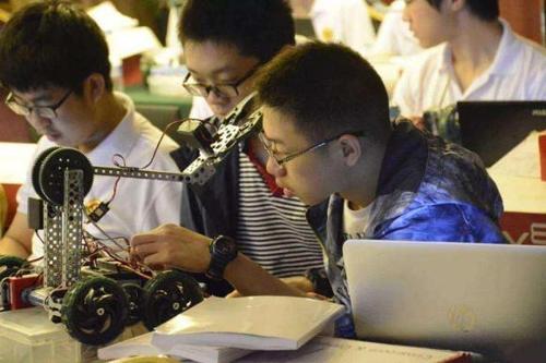 人工智能课程今秋走入高中课堂 统编版教材编写中