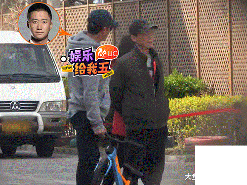 吴京接娃放学 CUBHO平衡车益智强体