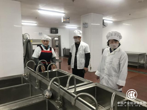 守护“舌尖安全”再严都不为过!宏立城集团开发区域里各学校这样做