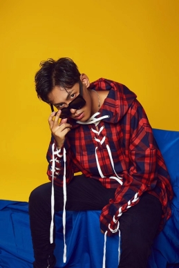 短视频《找老王，帮个忙》一夜蹿红 沙楠杰展现多变创作能力