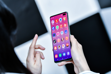 同为屏下指纹，三星Galaxy S10为何选择超声波指纹方案？