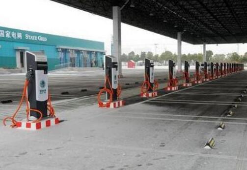 四川累计建成高速公路服务区充电桩1872个