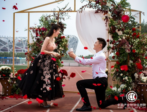 张培萌求婚张漠寒同款DR钻戒亮相，见证浪漫真爱