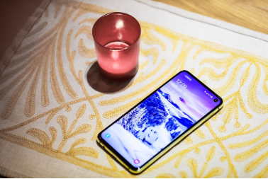 什么是最漂亮的旗舰手机屏幕？三星Galaxy S10系列告诉你