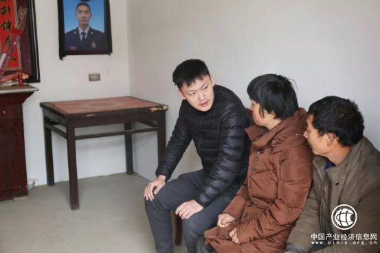 麦吉丽资助凉山烈士家属：致敬英雄，不灭灵魂