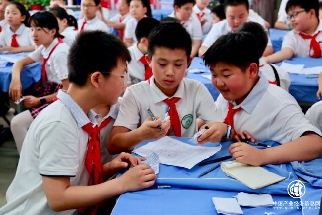 加强财商教育势在必行 “小小金融家”青少年金融知识普及公益讲座走进山东大学附属小学