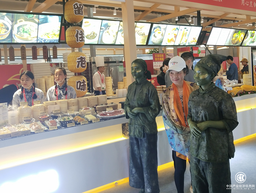 楹联灯幌上的“留住老味”