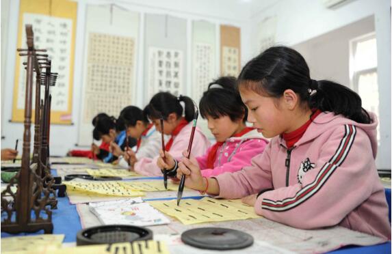 中小学书法教育“笔力”可落在课外