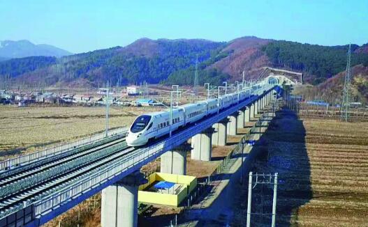 中国最北高寒高铁四年运送旅客超5700万