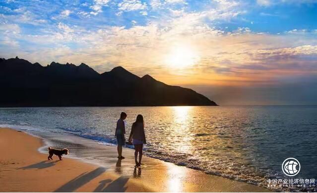 中国·崂山村落国际摄影大赛第一拍：百余摄影师定格绝美日出！