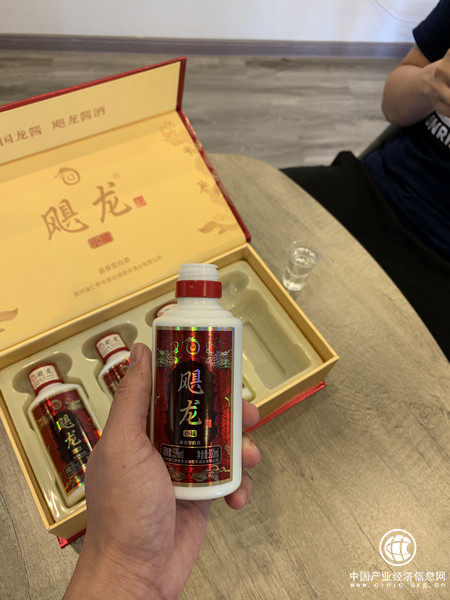 24k品酒大神测评|亲签茅台同产地的飓龙酒,爱了!