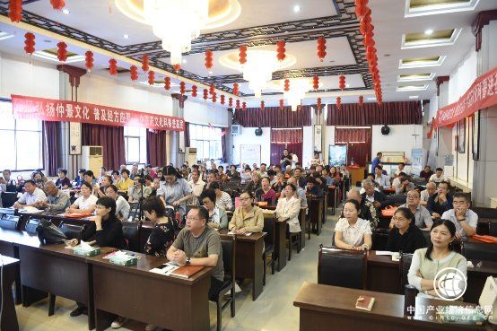 国庆前夕，仲景宛西中医药文化公益科普走进新乡市