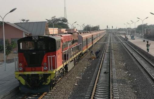 中企承建本格拉铁路正式移交