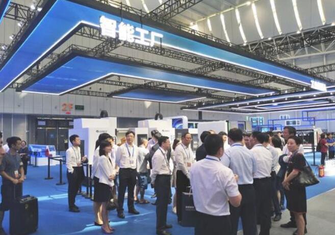 格力“双智多元化”成果显著 珠洽会展示核心科技