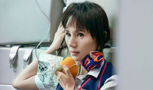 袁泉 演完乘务长，职业感在体内发酵