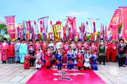 汉服：岂曰“无衣”，与子“同袍”