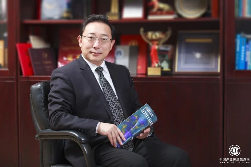 南开大学校长回应对其论文的质疑：充满信心