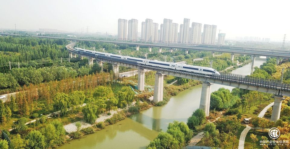 全省优化营商环境工作情况报告显示：超19万户企业受惠“证照分离”