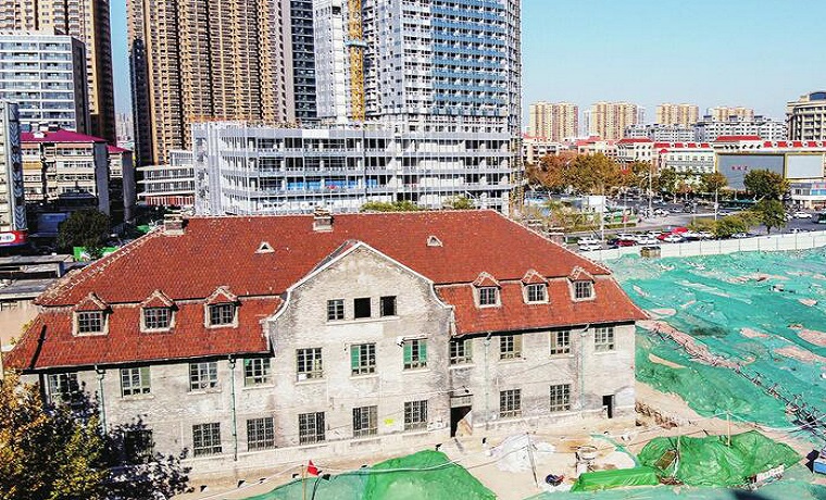 百年修女楼将“走”二三十米 这是济南老建筑14年来第4次平移