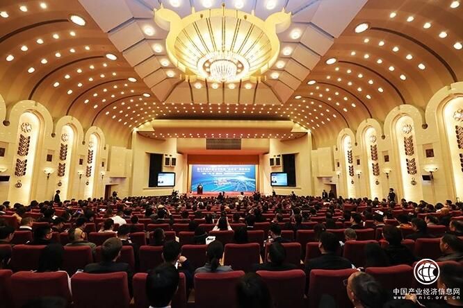 第十八届中国企业实施“走出去”战略论坛在京召开
