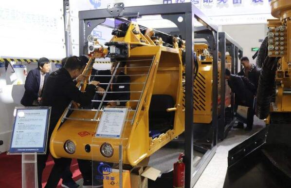 石煤机公司大功率单轨吊填补国内空白