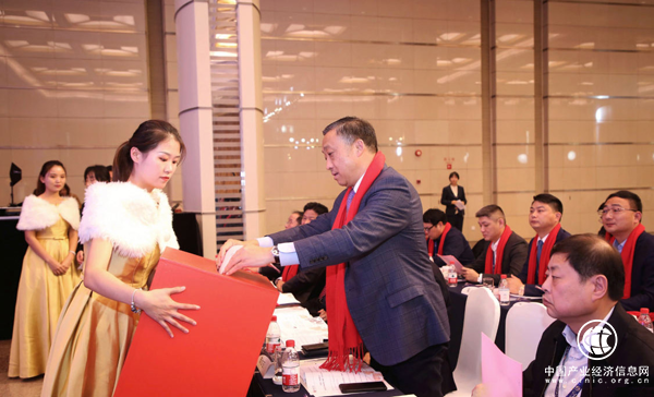 首届长三角苏商大会暨上海市江苏商会第三届第一次会员代表大会成功举行