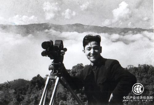 中国民族志电影，他是先行者