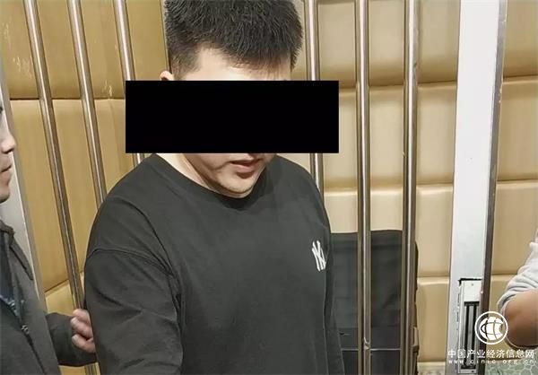 两人跨国贩大麻被抓