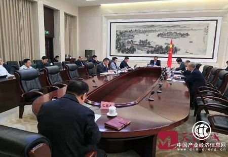 孙述涛主持召开市政府常务会议