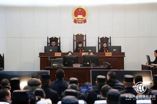 持刀砍人、驾车撞人……鹤壁一涉黑团伙41人获刑