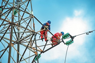 “黎明牌”配网带电作业机器人在津发布