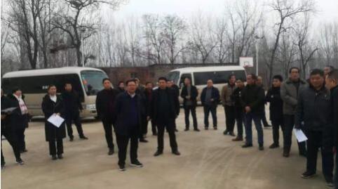 河南省方城县杨集镇：支书大比武 观摩促提升