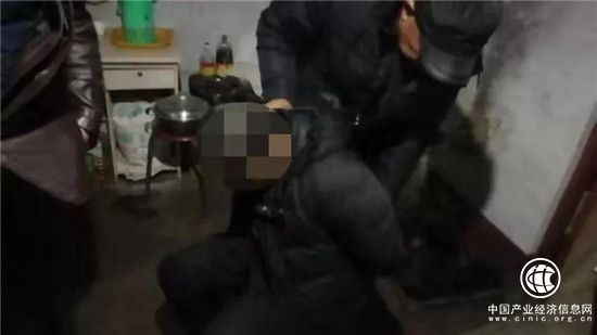 邪教杀手清除异教徒杀害两人，逃亡十五载终被青岛警方擒获