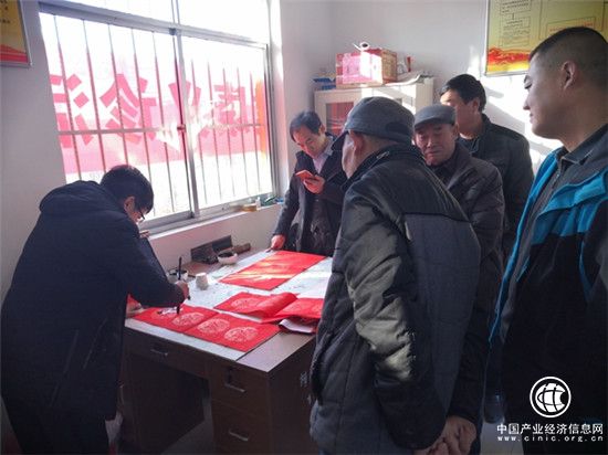 平度：志愿服务进村庄 迎春送福送健康